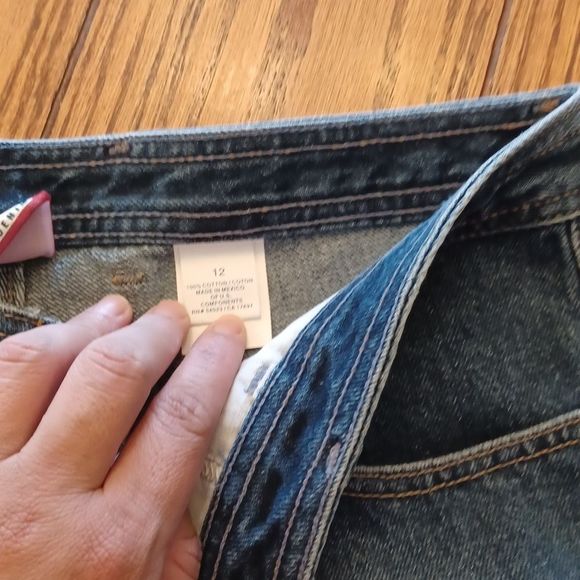 Vintage OLD NAVY BLUE JEANS Shorts Size 12- Made Mexico- Tulip Poket - Picture 5 of 14